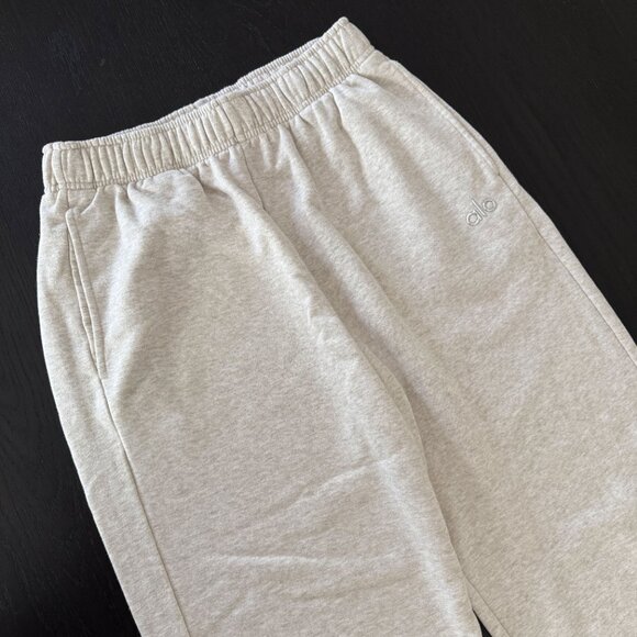 Alo Oatmeal Heather Accolade Pant - Picture 6 of 6
